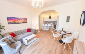 Deluxe Spacious Apartment Old Town-Free Parking